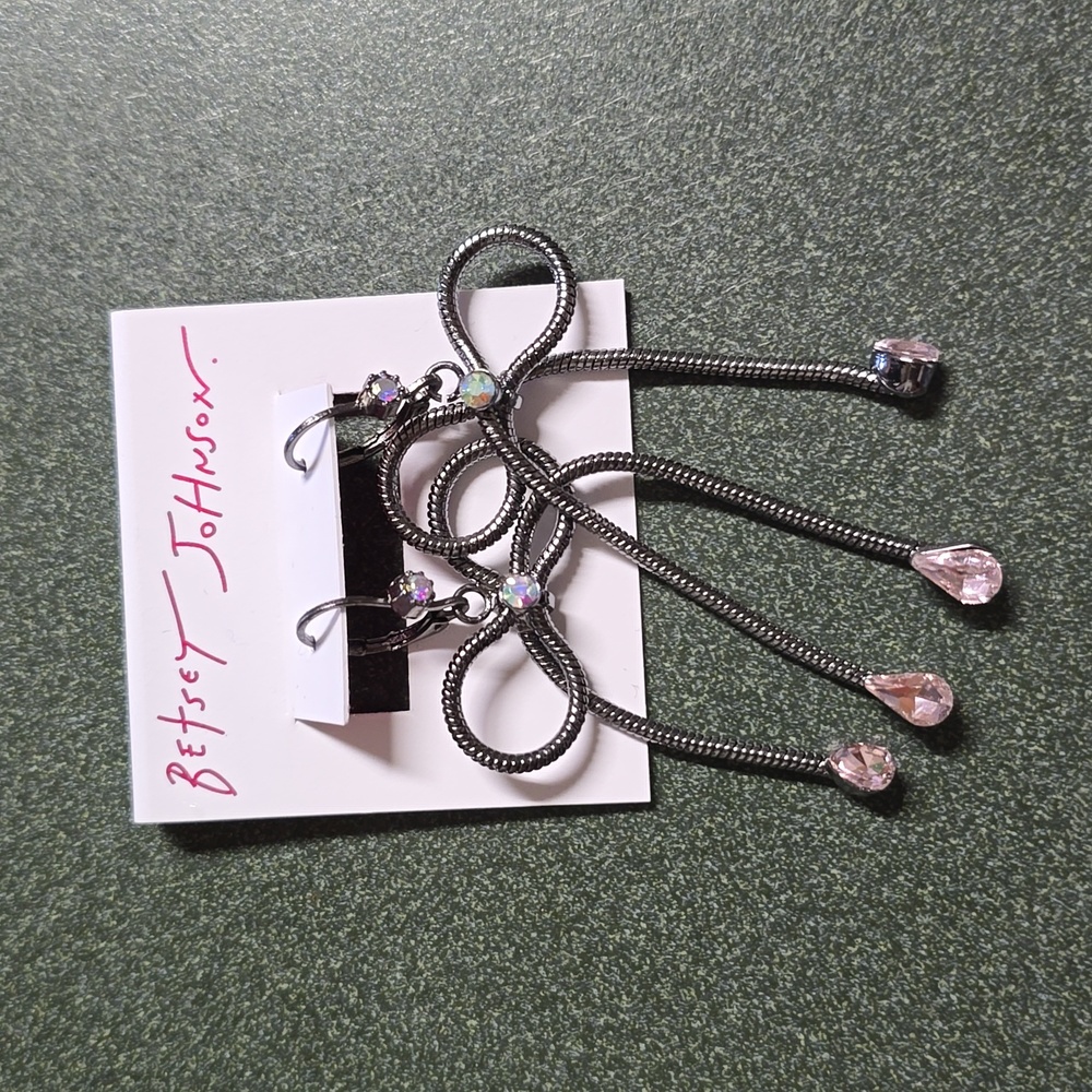 NWT Betsey johnson bow earrings